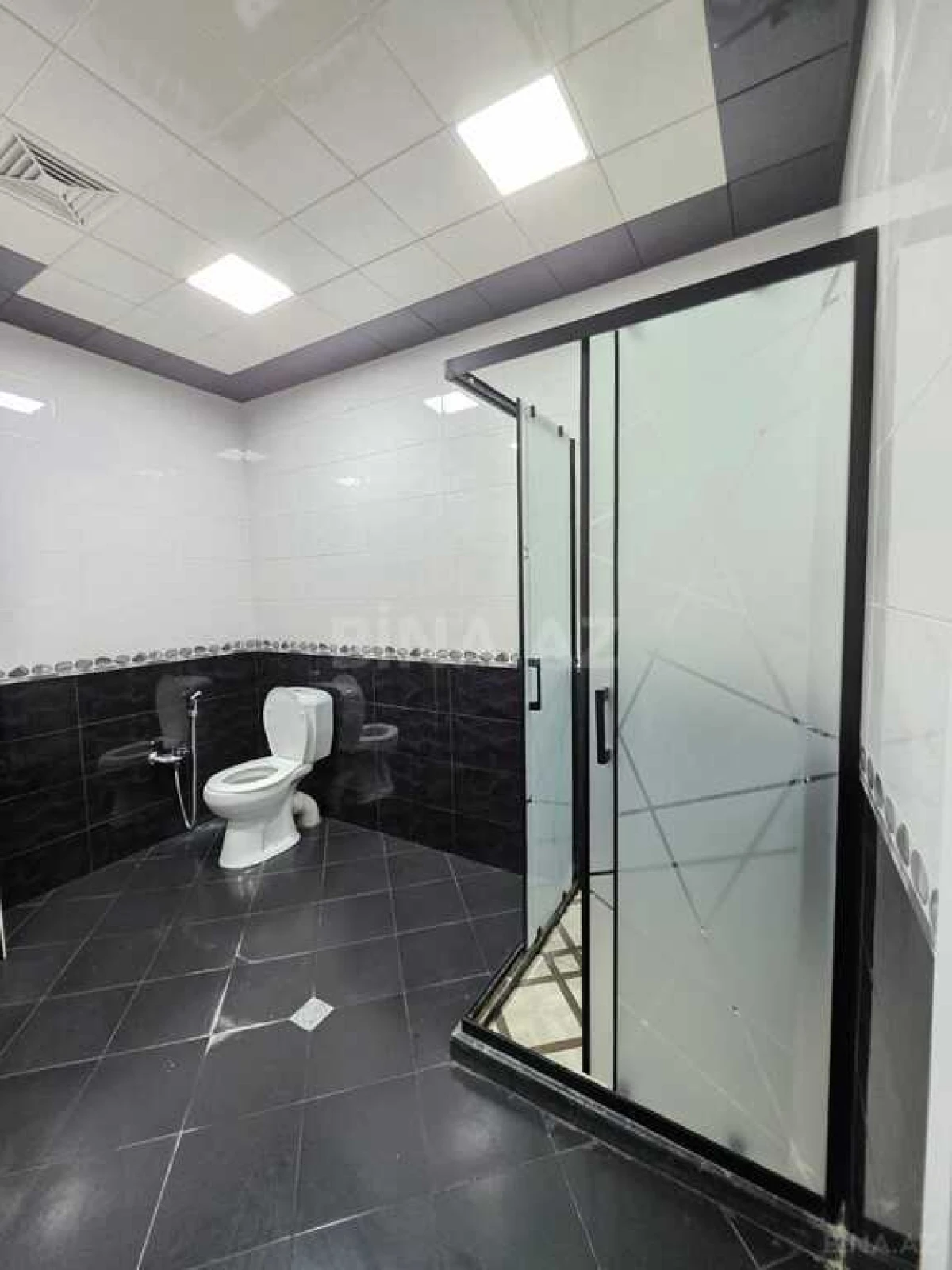 Satılır 3 otaqlı mənzil 110 m²