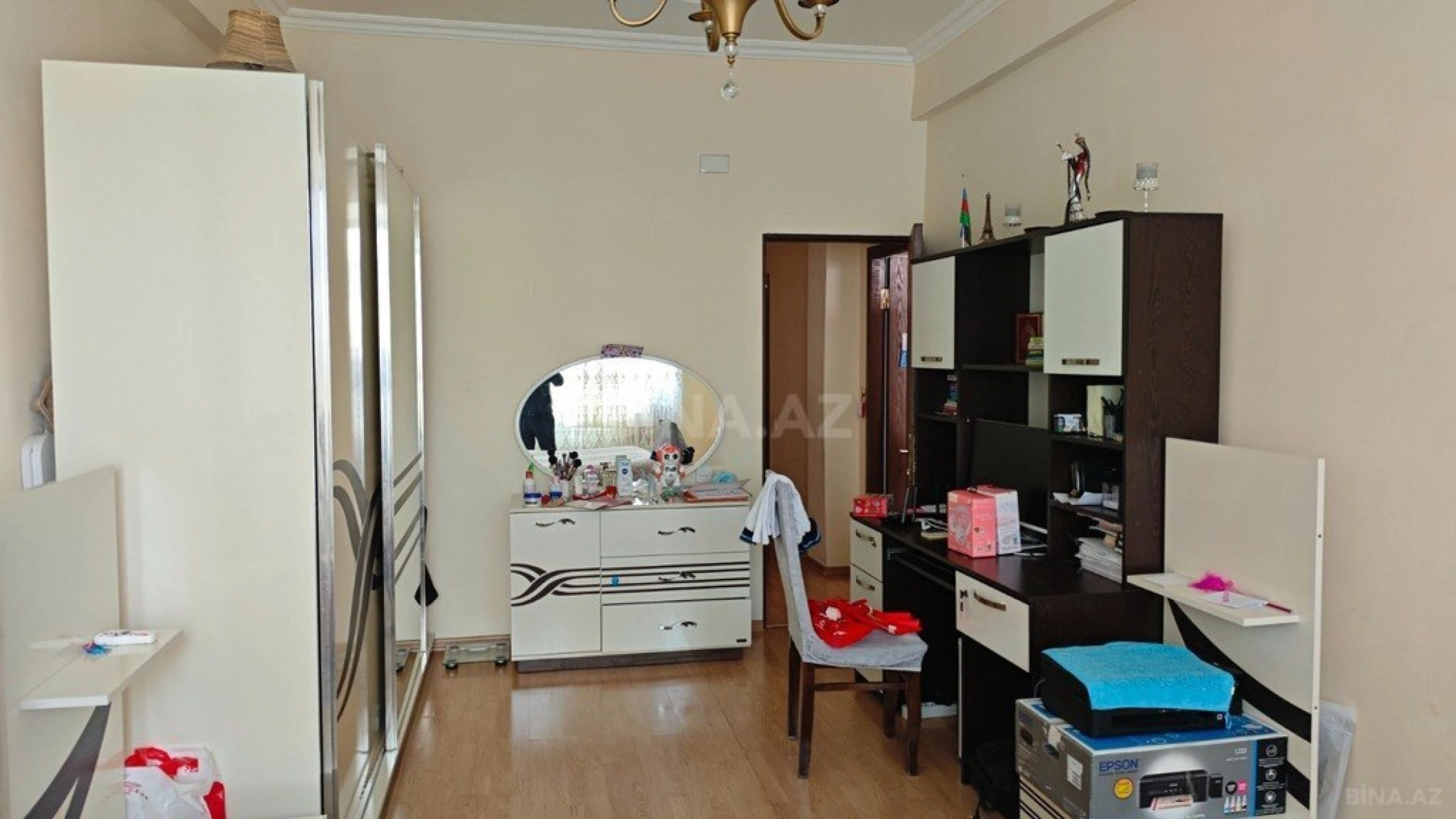 Satılır 3 otaqlı mənzil 140 m²