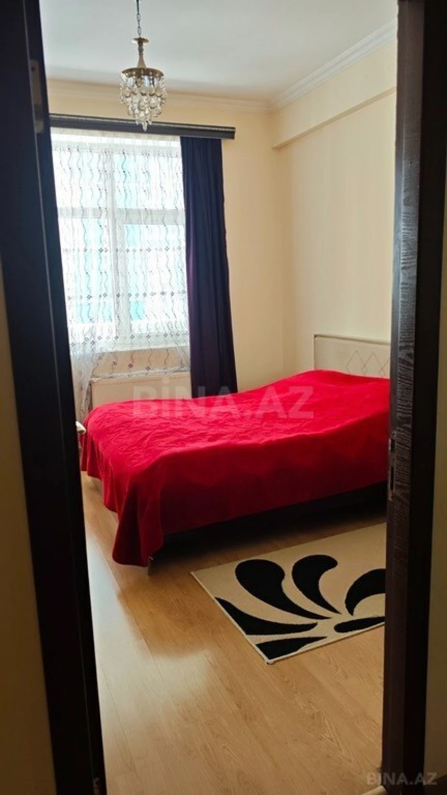 Satılır 3 otaqlı mənzil 140 m²