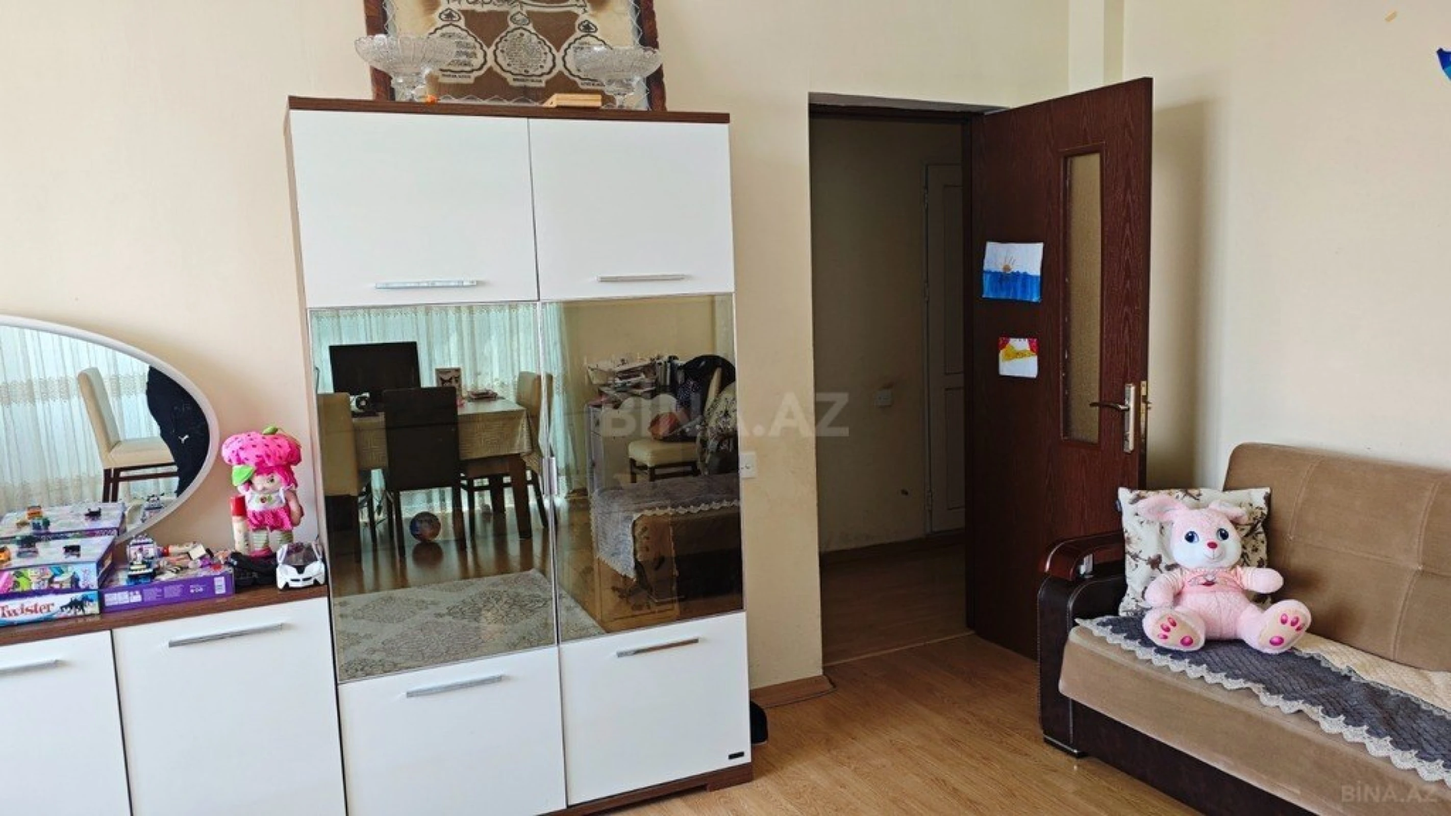 Satılır 3 otaqlı mənzil 140 m²