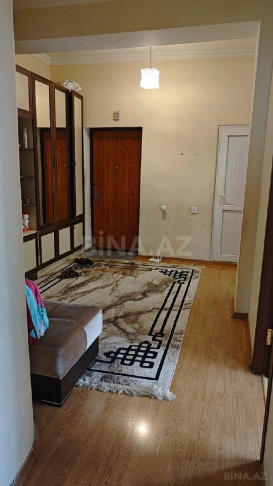 Satılır 3 otaqlı mənzil 140 m²