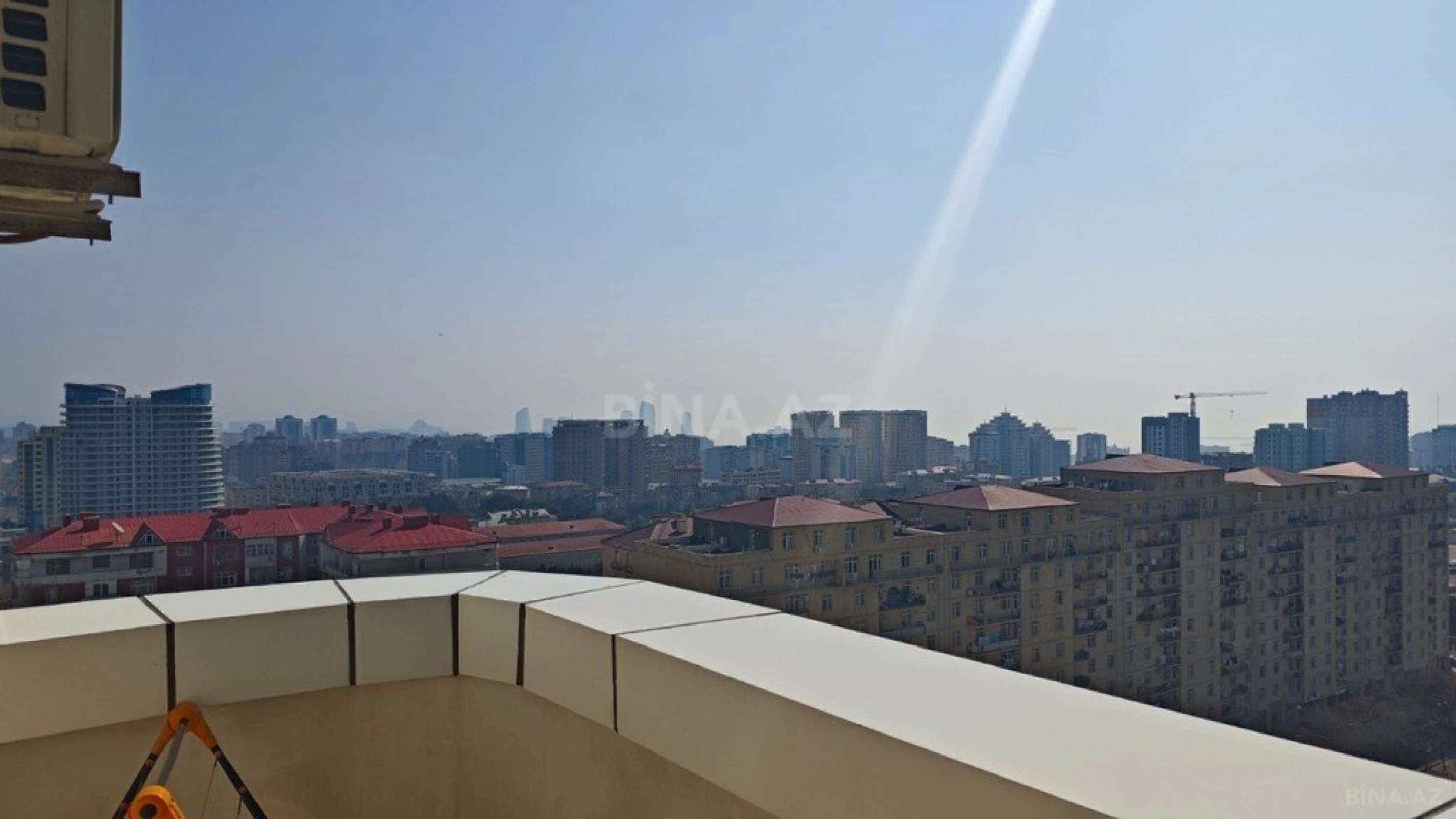 Satılır 3 otaqlı mənzil 140 m²