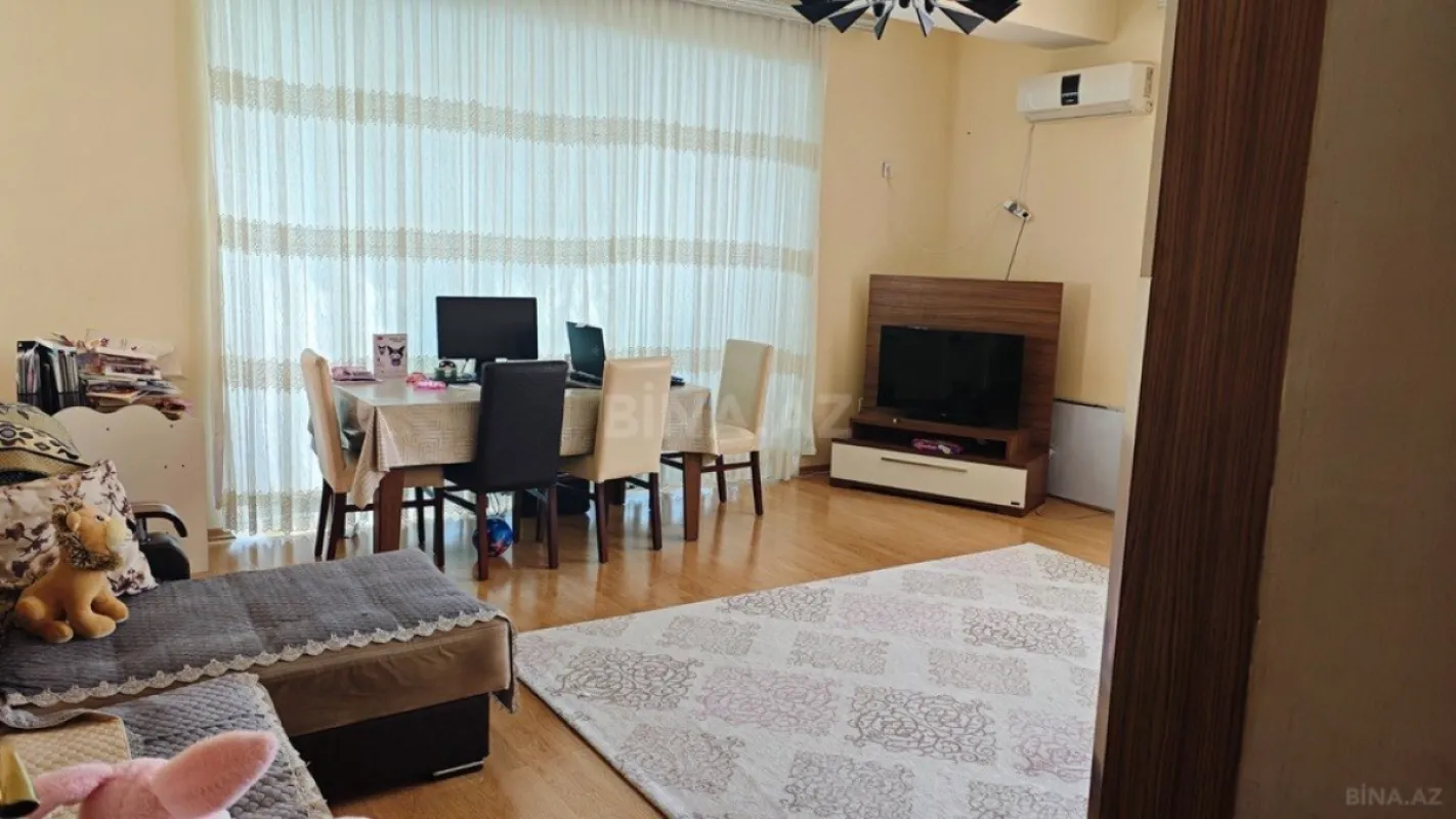 Satılır 3 otaqlı mənzil 140 m²