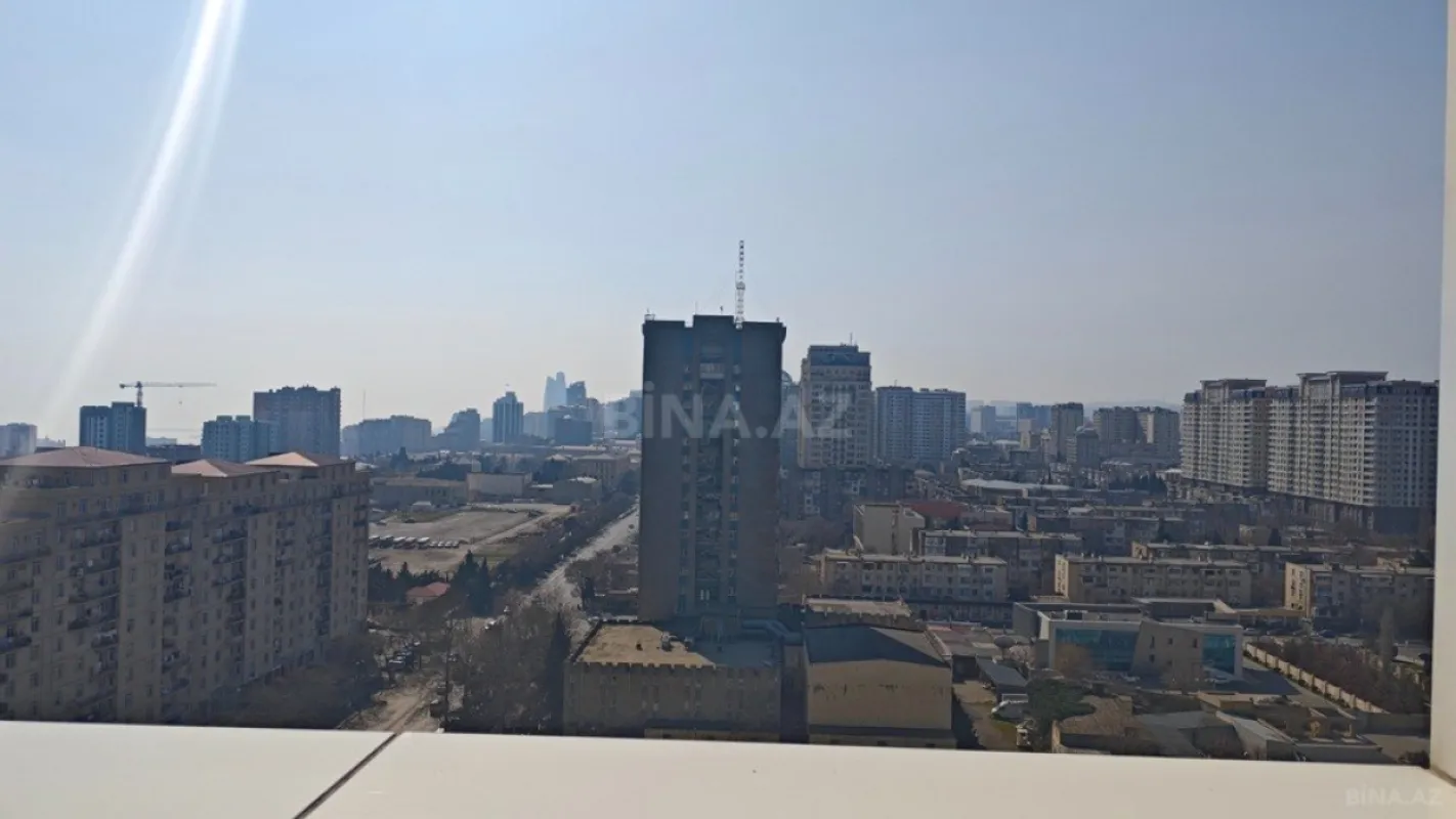 Satılır 3 otaqlı mənzil 140 m²