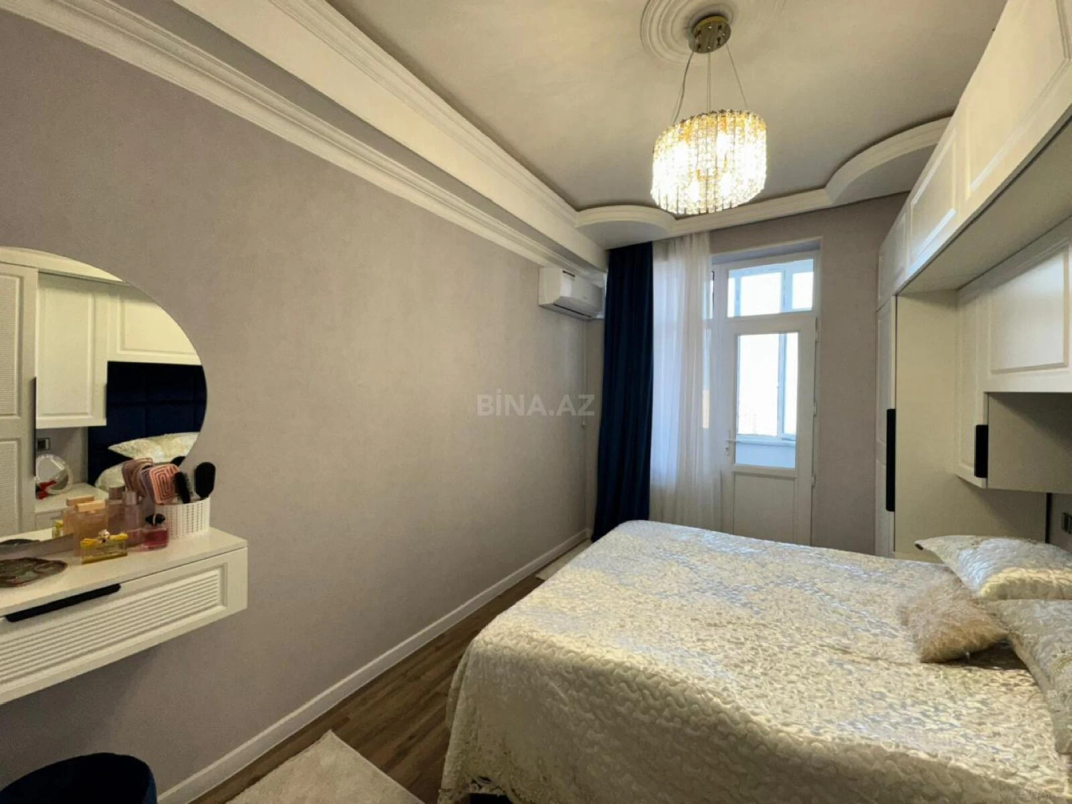 Satılır 2 otaqlı mənzil 70 m²