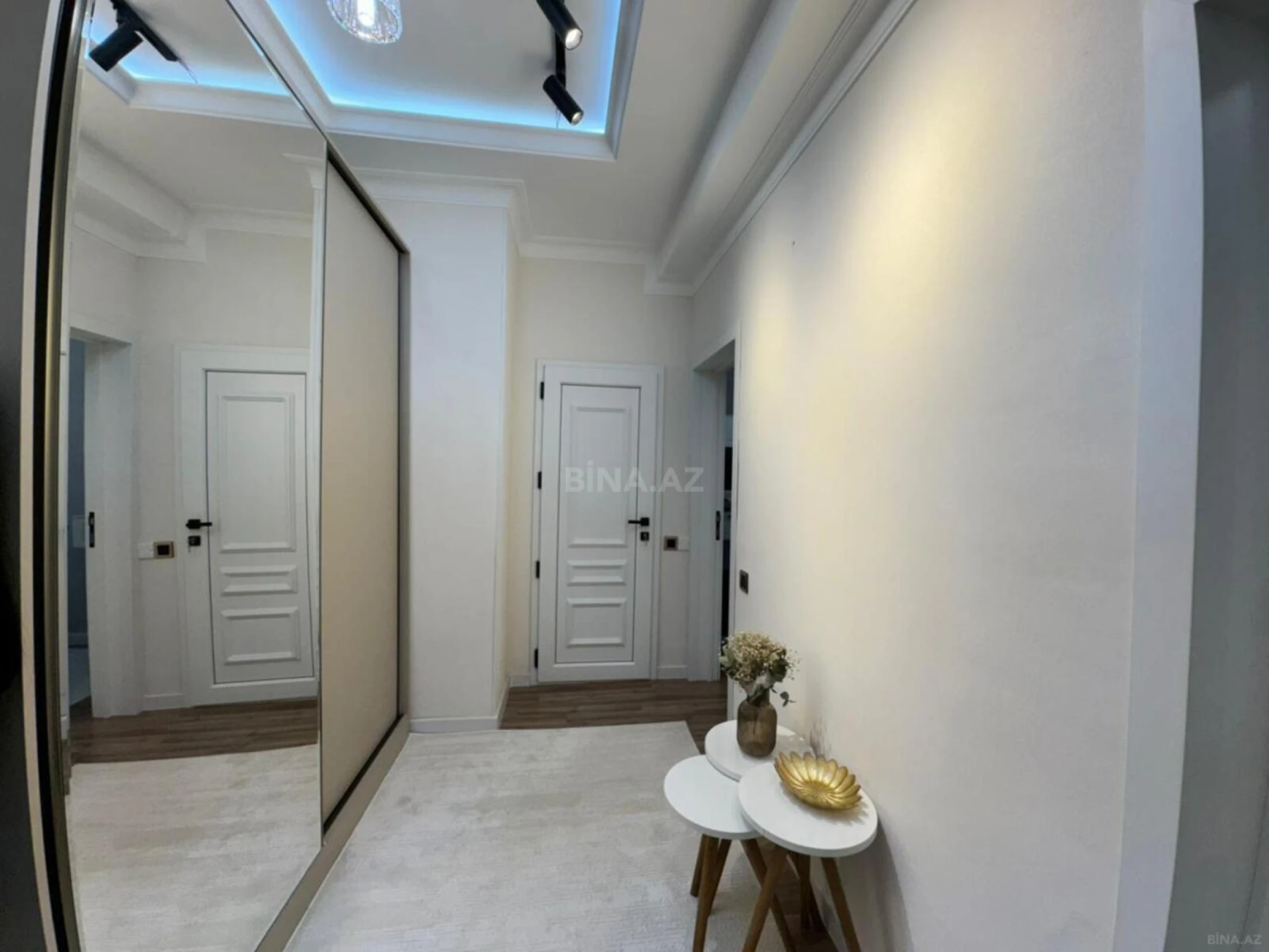 Satılır 2 otaqlı mənzil 70 m²