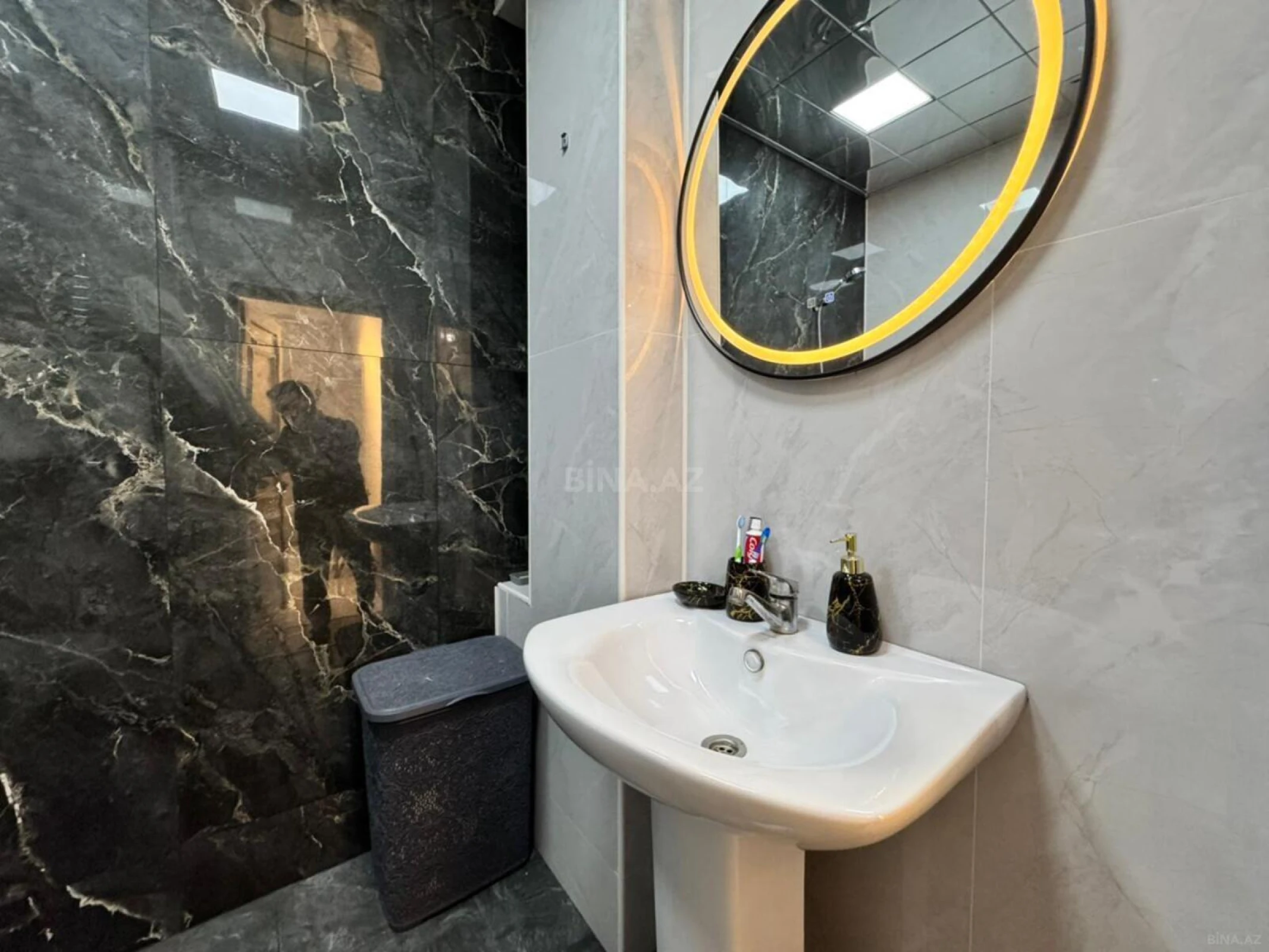 Satılır 2 otaqlı mənzil 70 m²