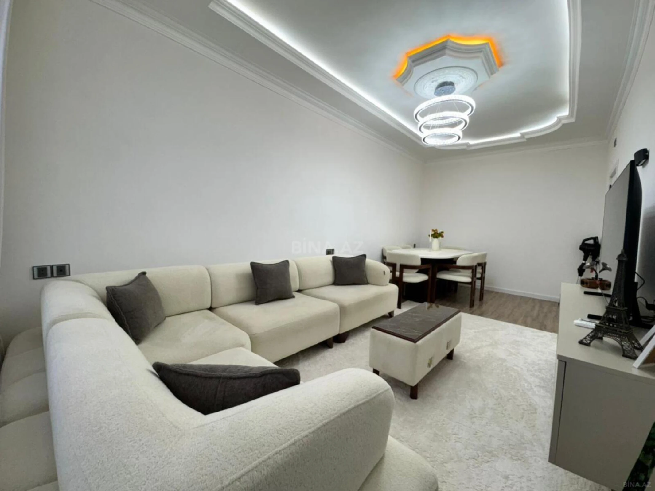 Satılır 2 otaqlı mənzil 70 m²