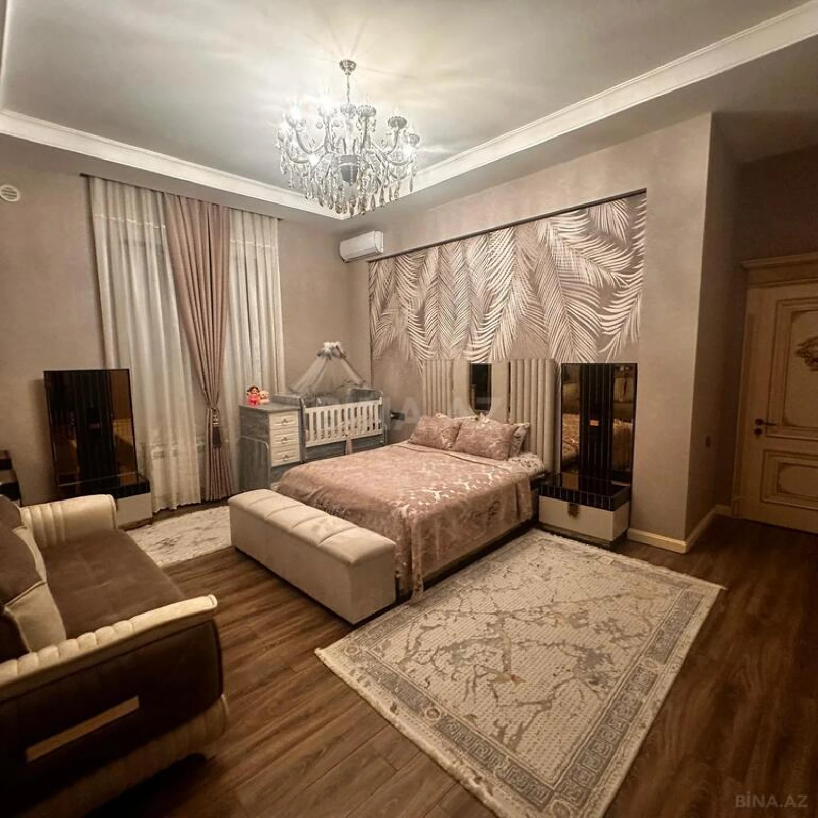 Satılır 5 otaqlı həyət evi 250 m²