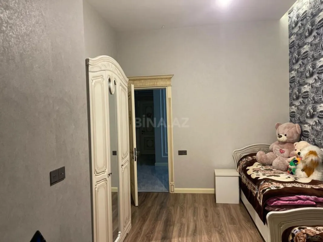 Satılır 5 otaqlı həyət evi 250 m²