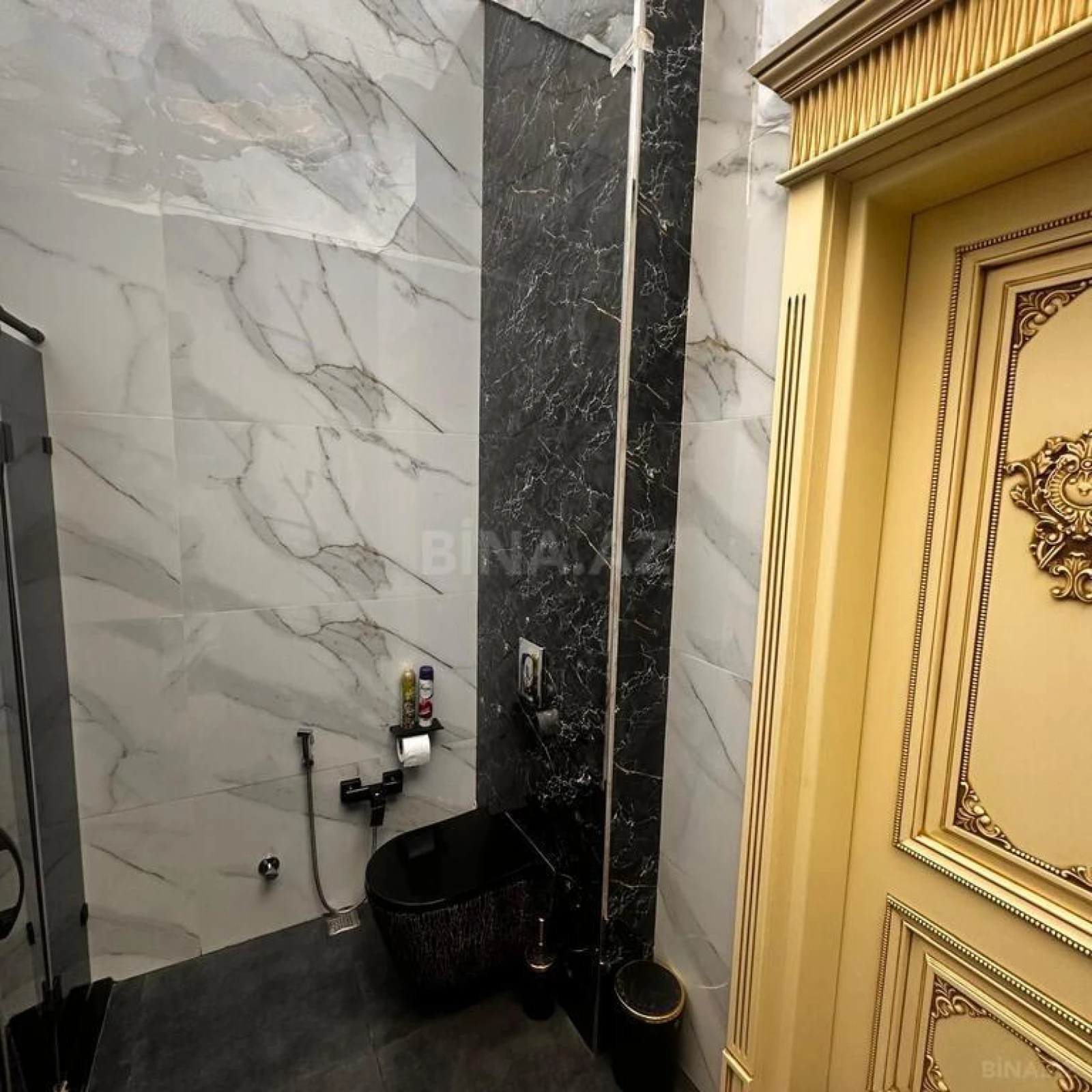 Satılır 5 otaqlı həyət evi 250 m²