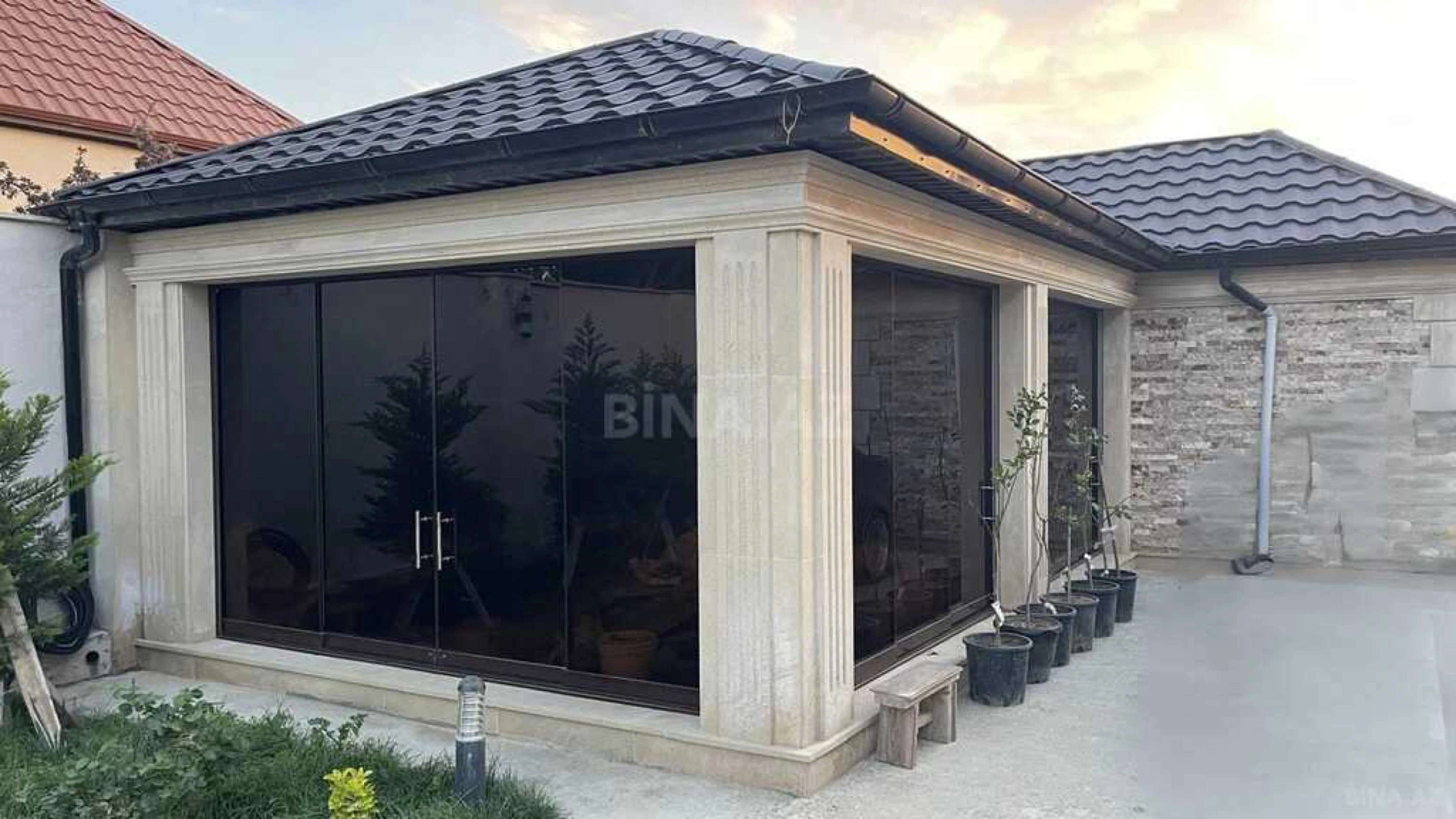 Satılır 5 otaqlı həyət evi 250 m²