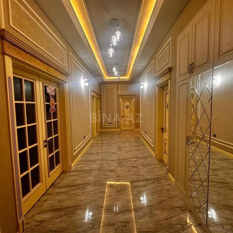 Satılır 5 otaqlı həyət evi 250 m²