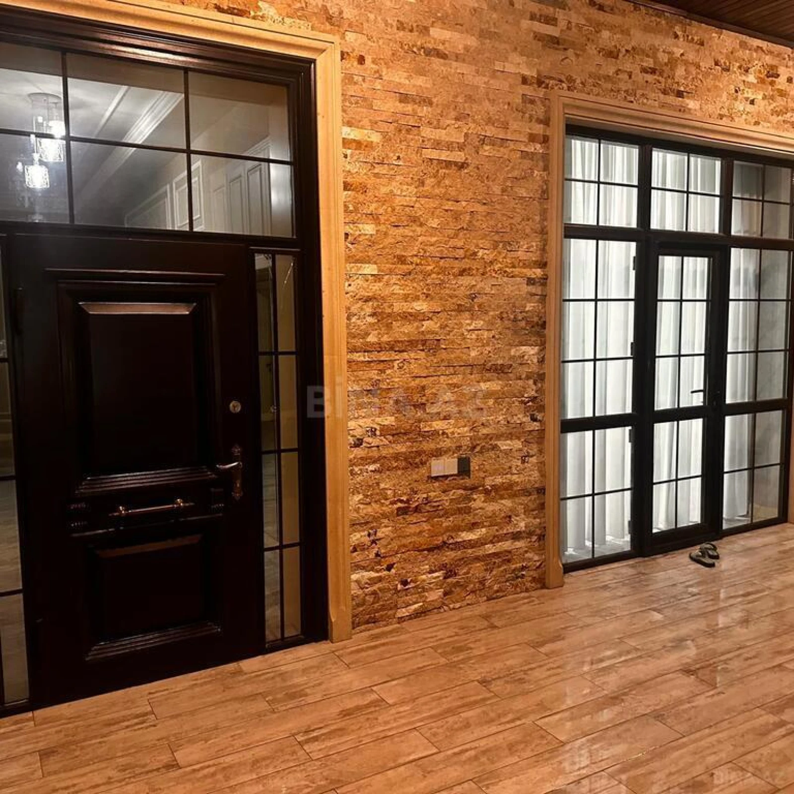 Satılır 5 otaqlı həyət evi 250 m²