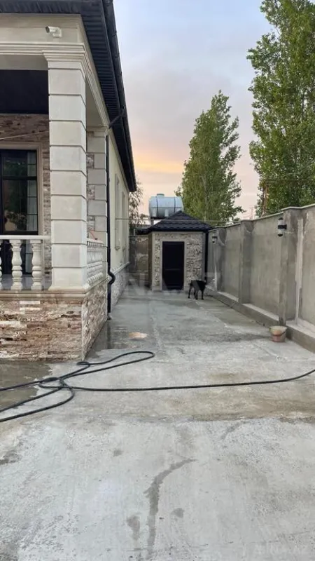 Satılır 5 otaqlı həyət evi 250 m²