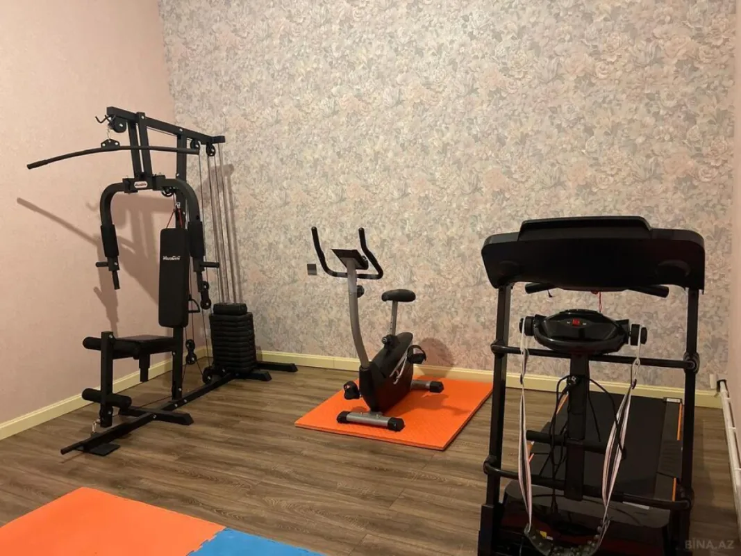 Satılır 5 otaqlı həyət evi 250 m²