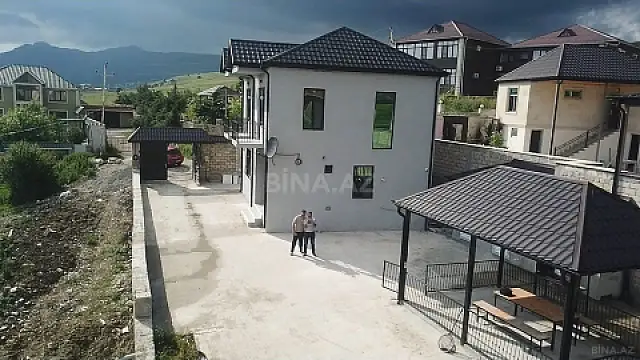 Kirayə verilir 4 otaqlı həyət evi 130 m²