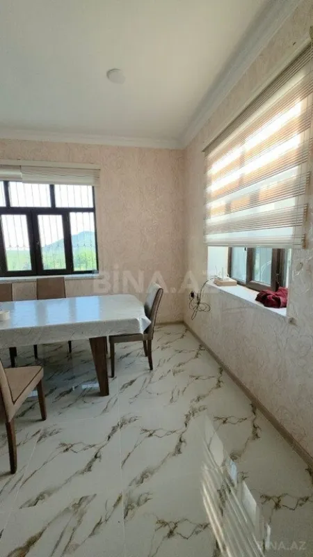 Kirayə verilir 4 otaqlı həyət evi 130 m²