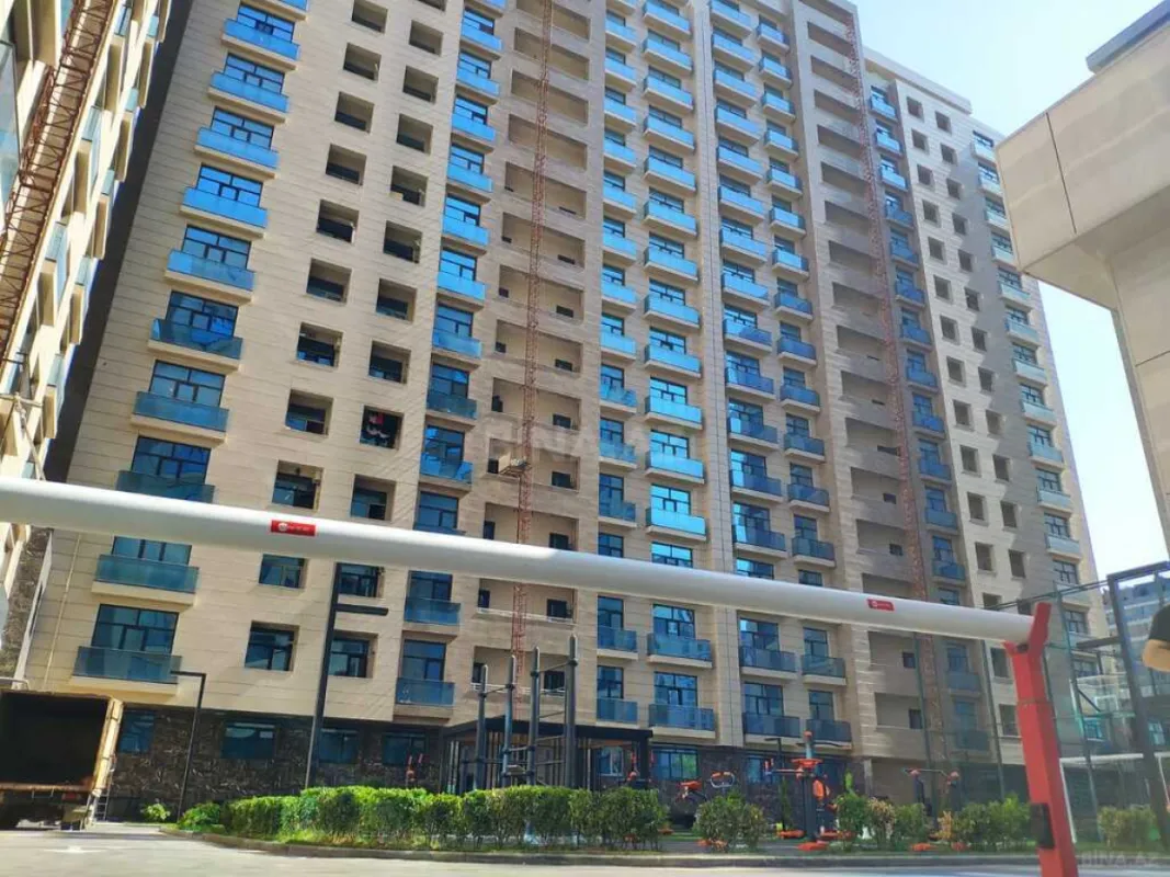 Satılır 4 otaqlı mənzil 149 m²