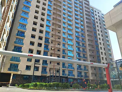 Satılır 4 otaqlı mənzil 149 m²