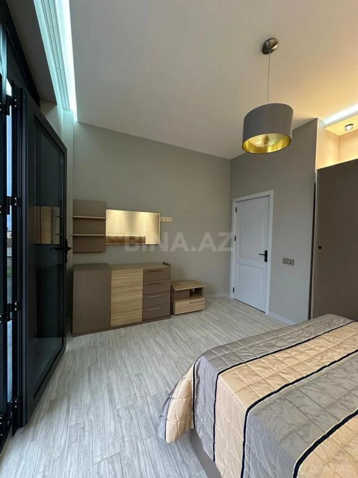 Kirayə verilir 4 otaqlı həyət evi 300 m²