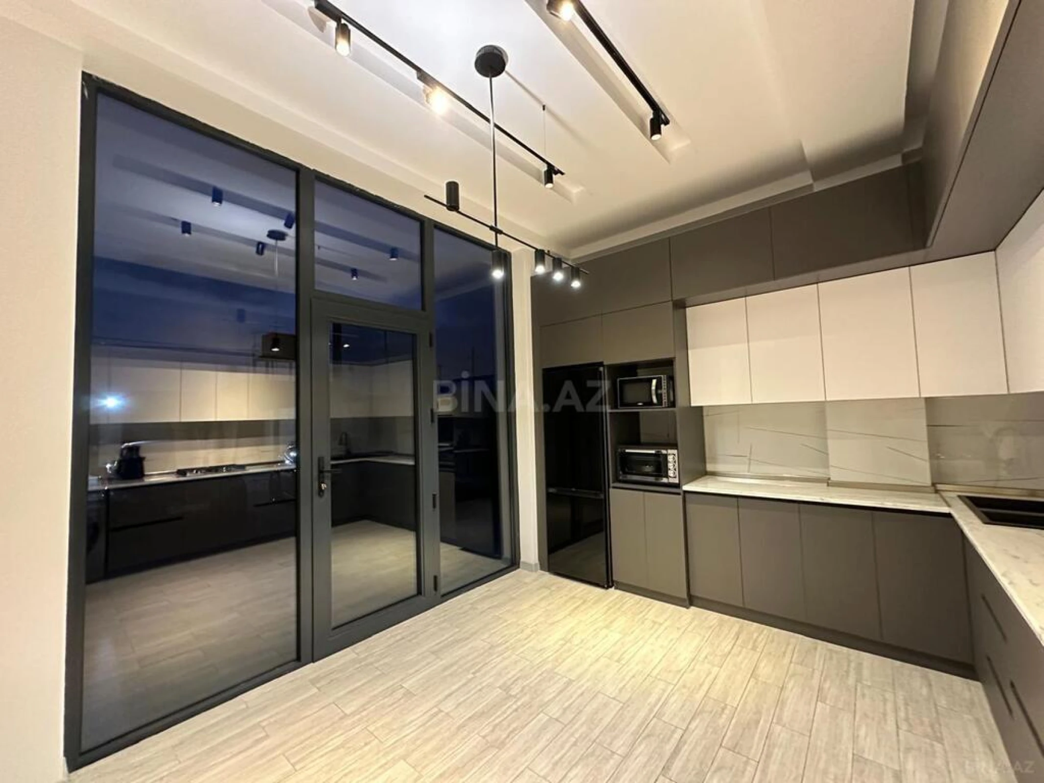 Kirayə verilir 4 otaqlı həyət evi 300 m²