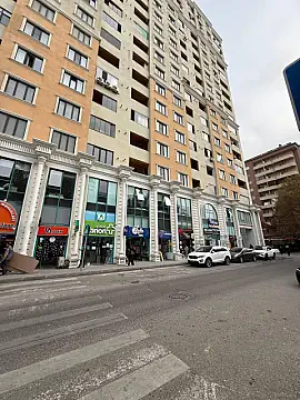 Satılır 3 otaqlı mənzil 122 m² — Bakı 3 otaq 122.00 m²