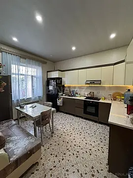 Satılır 5 otaqlı həyət evi 220 m²