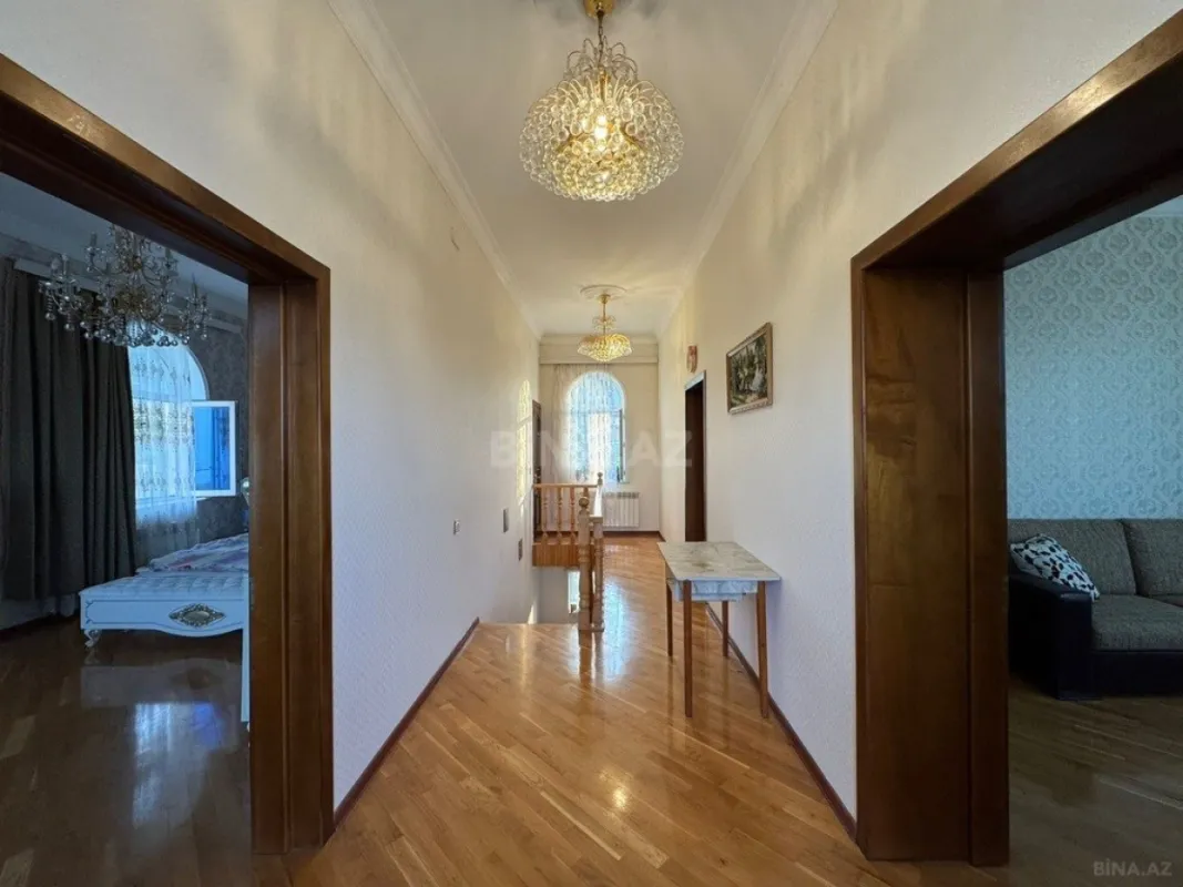 Satılır 5 otaqlı həyət evi 220 m²