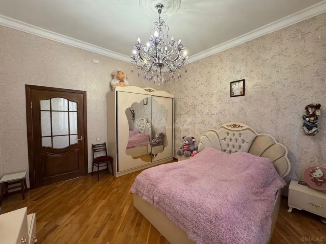 Satılır 5 otaqlı həyət evi 220 m²
