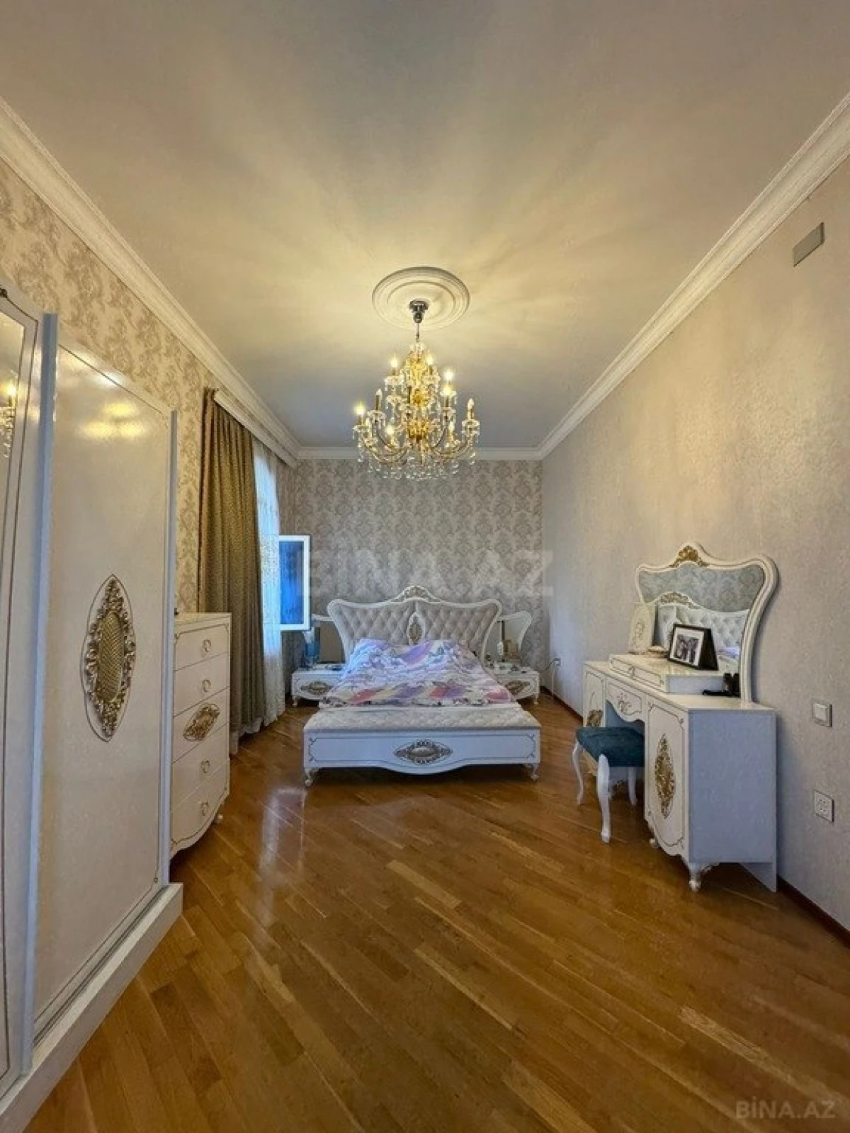 Satılır 5 otaqlı həyət evi 220 m²