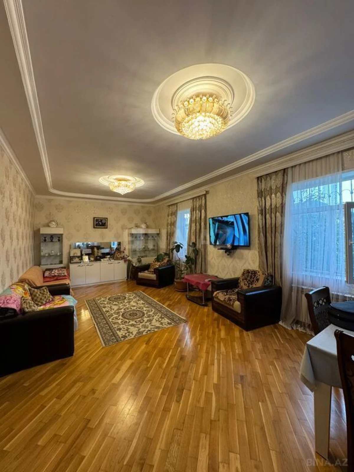 Satılır 5 otaqlı həyət evi 220 m²