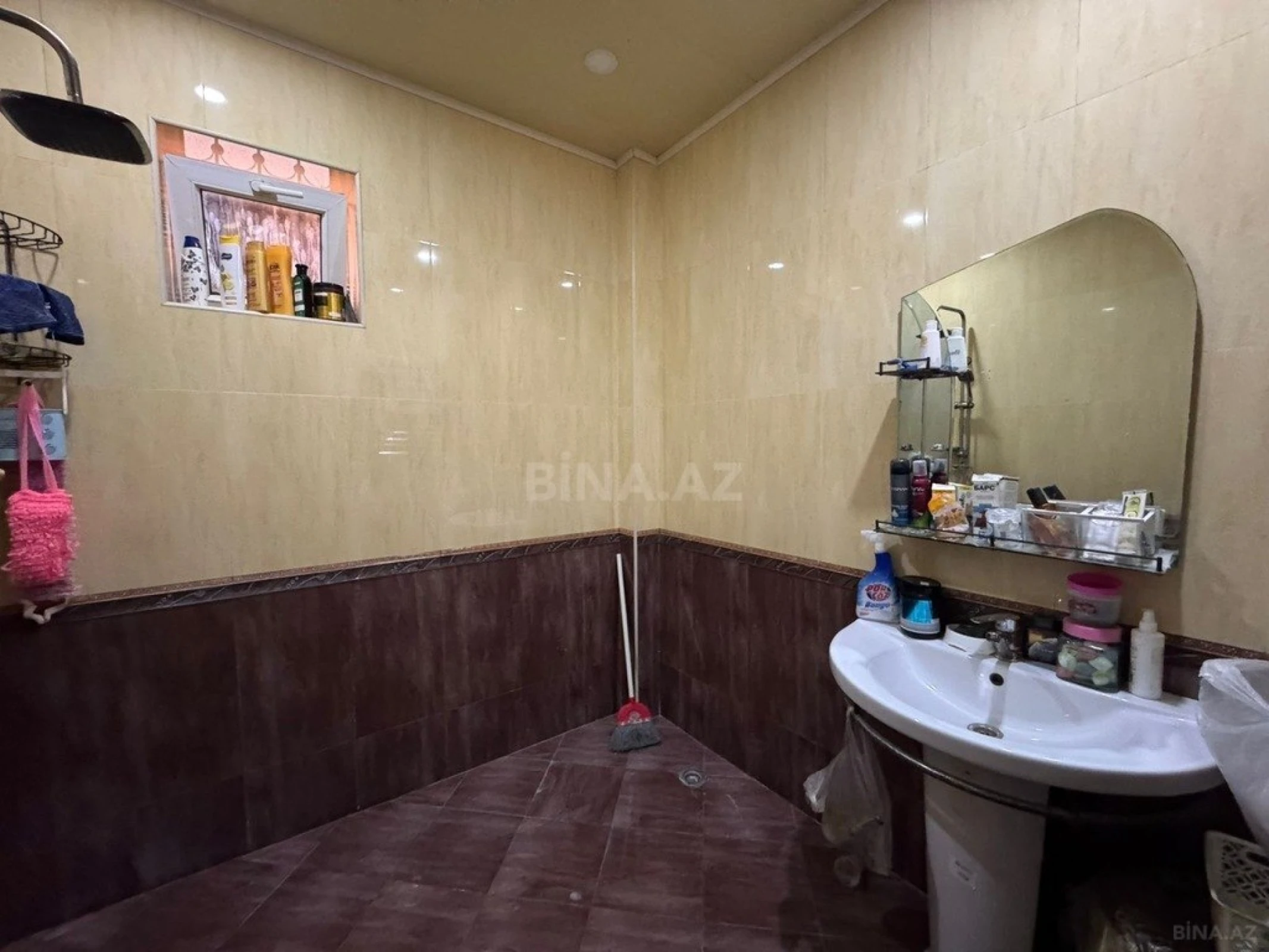 Satılır 5 otaqlı həyət evi 220 m²