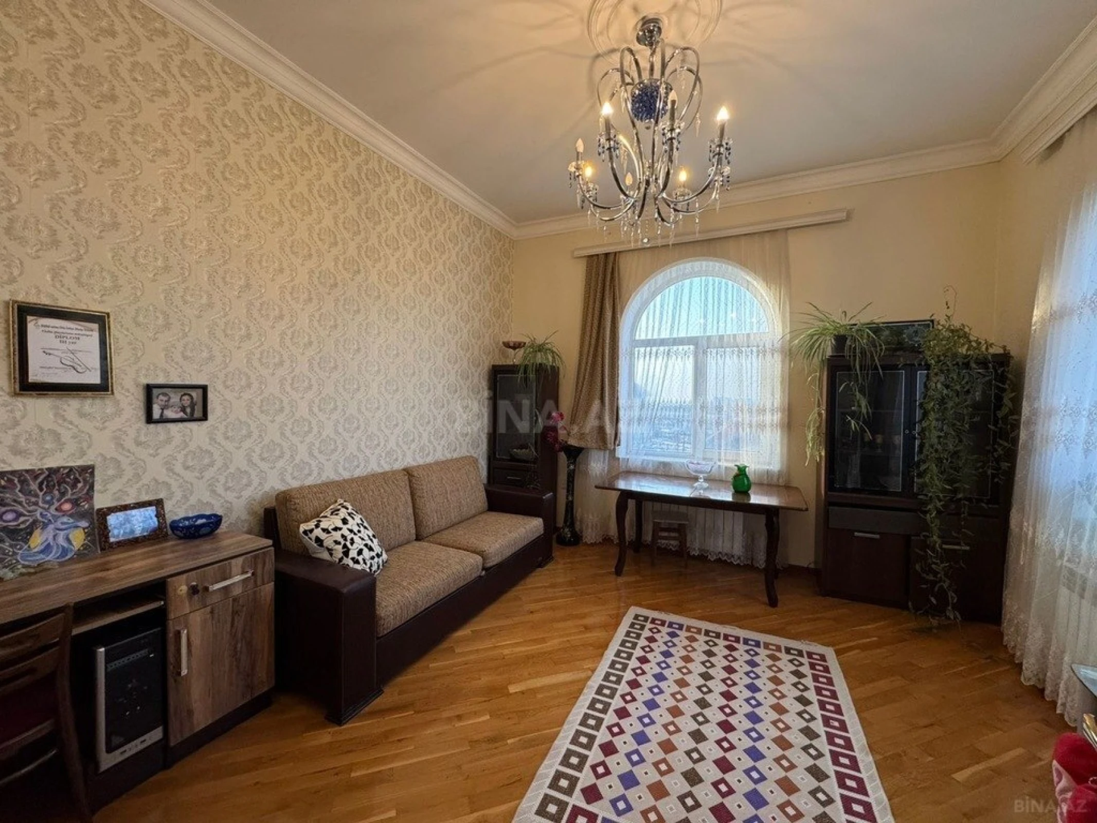 Satılır 5 otaqlı həyət evi 220 m²