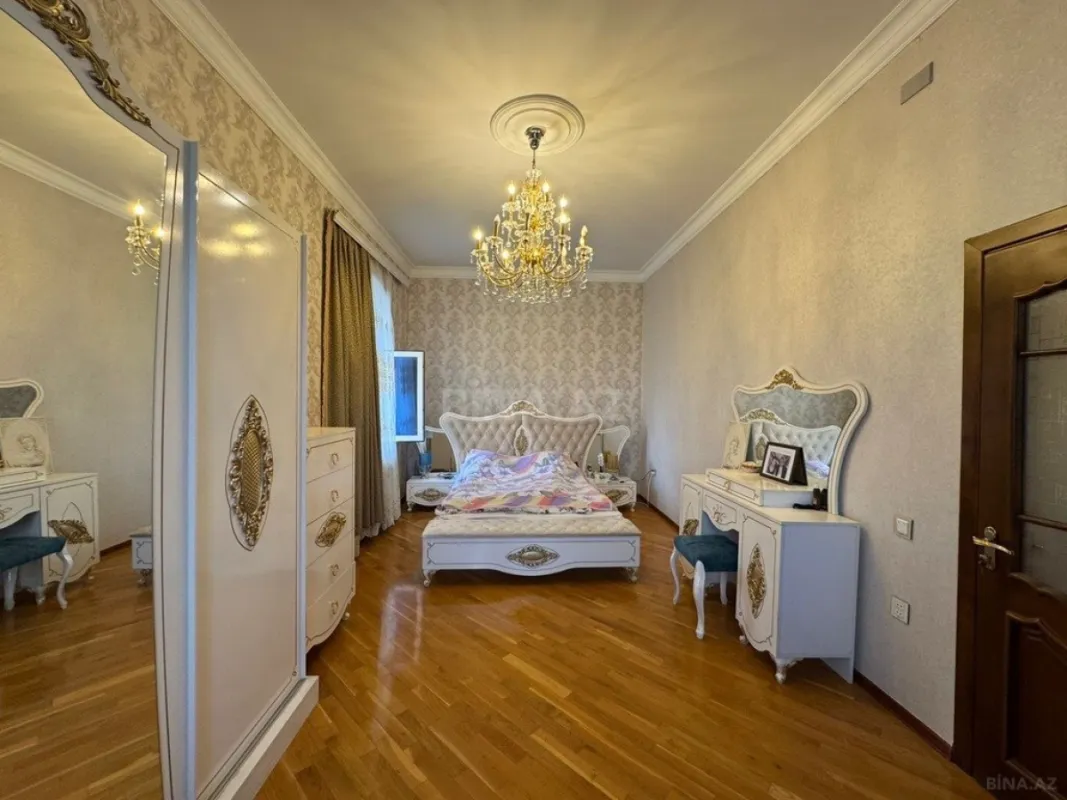 Satılır 5 otaqlı həyət evi 220 m²