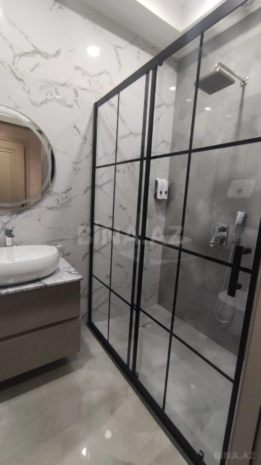Kirayə verilir 2 otaqlı mənzil 120 m²