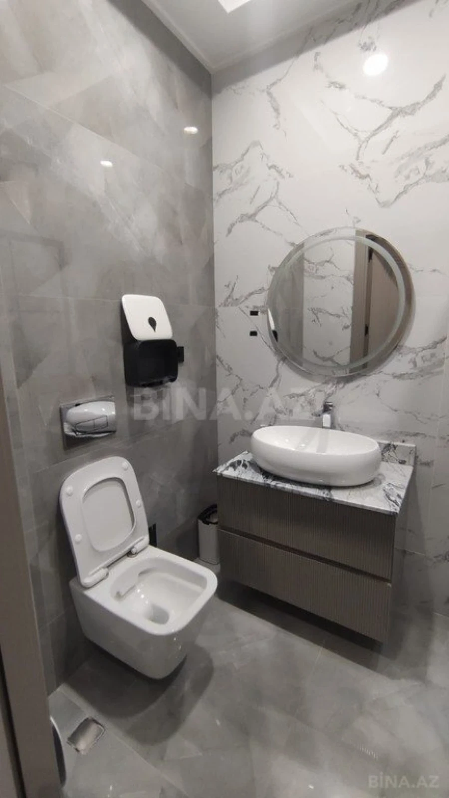 Kirayə verilir 2 otaqlı mənzil 120 m²