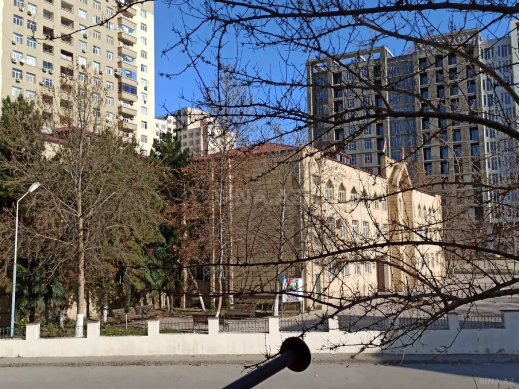 Satılır 4 otaqlı mənzil 100 m²