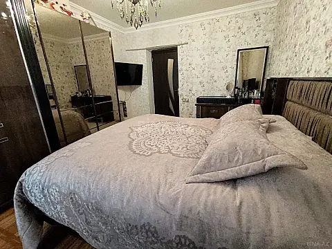 Satılır 4 otaqlı mənzil 100 m²