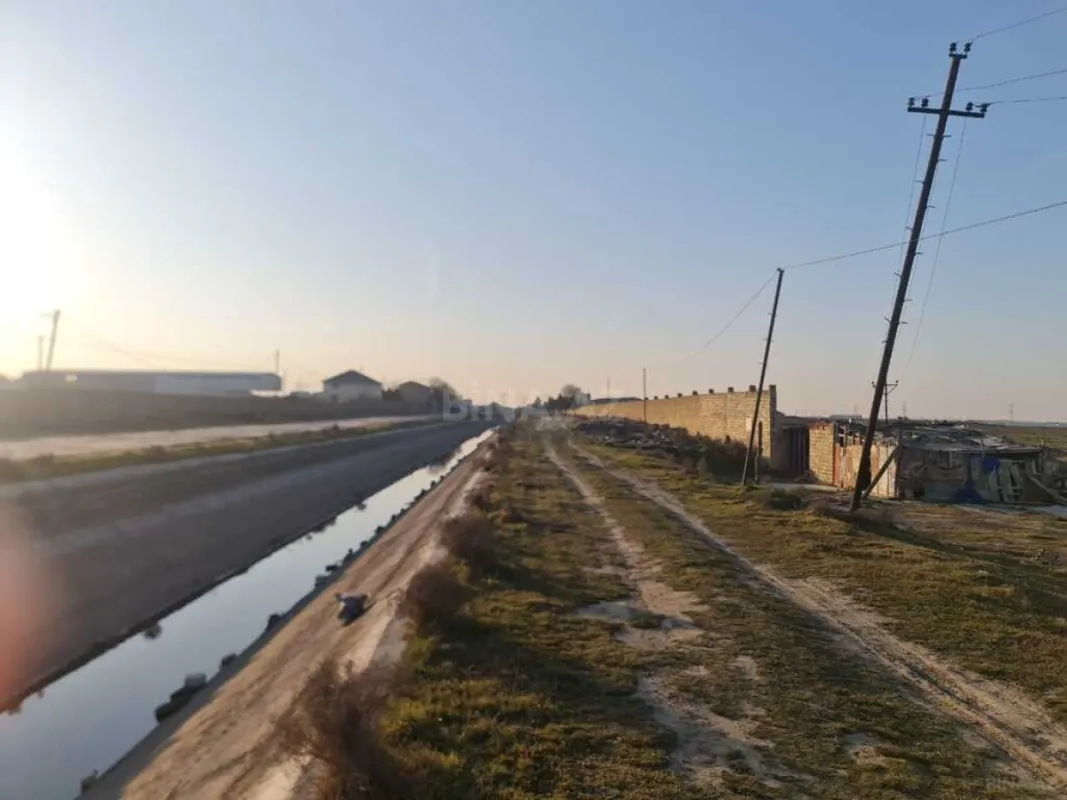 Satılır torpaq sahəsi 300 m²