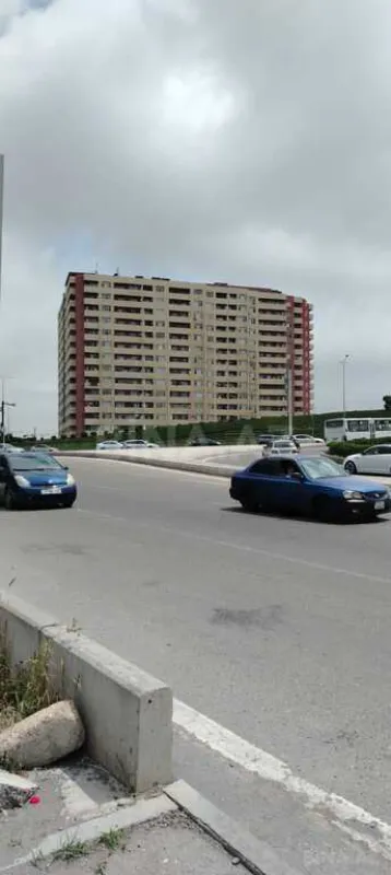 Satılır 3 otaqlı mənzil 82.6 m²