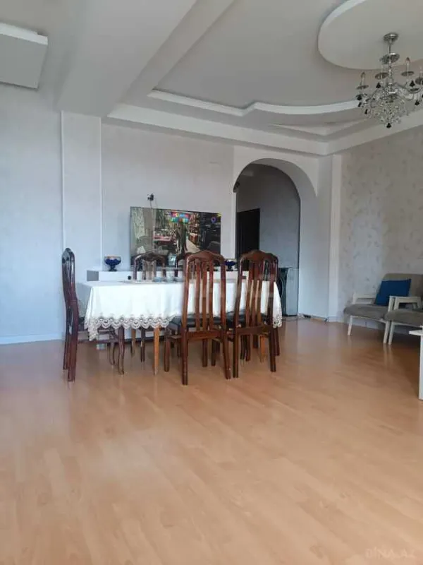 Satılır 3 otaqlı mənzil 82.6 m²