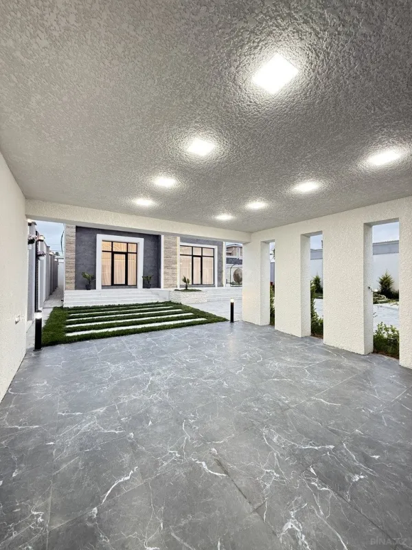 Satılır 5 otaqlı həyət evi 215 m²