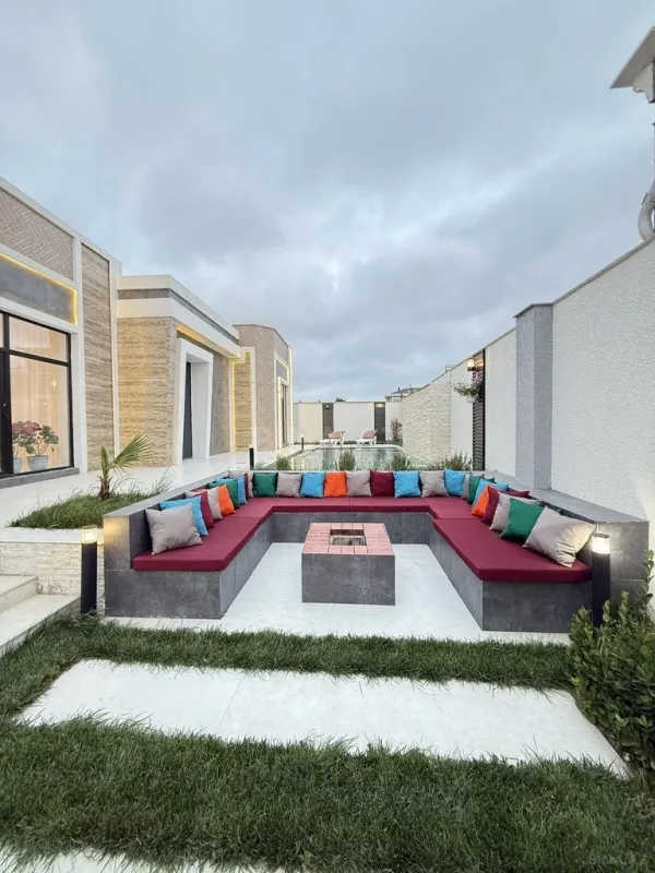 Satılır 5 otaqlı həyət evi 215 m²