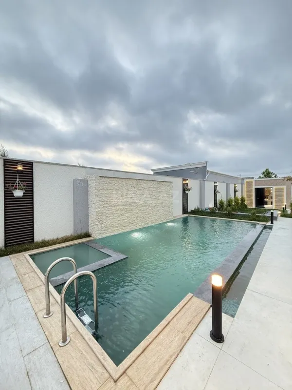 Satılır 5 otaqlı həyət evi 215 m²