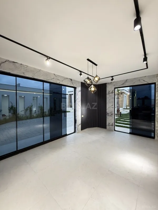 Satılır 5 otaqlı həyət evi 215 m²