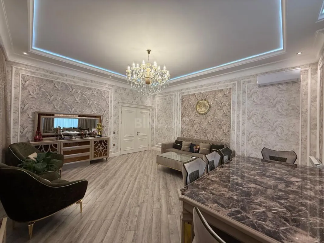 Satılır 6 otaqlı həyət evi 290 m²