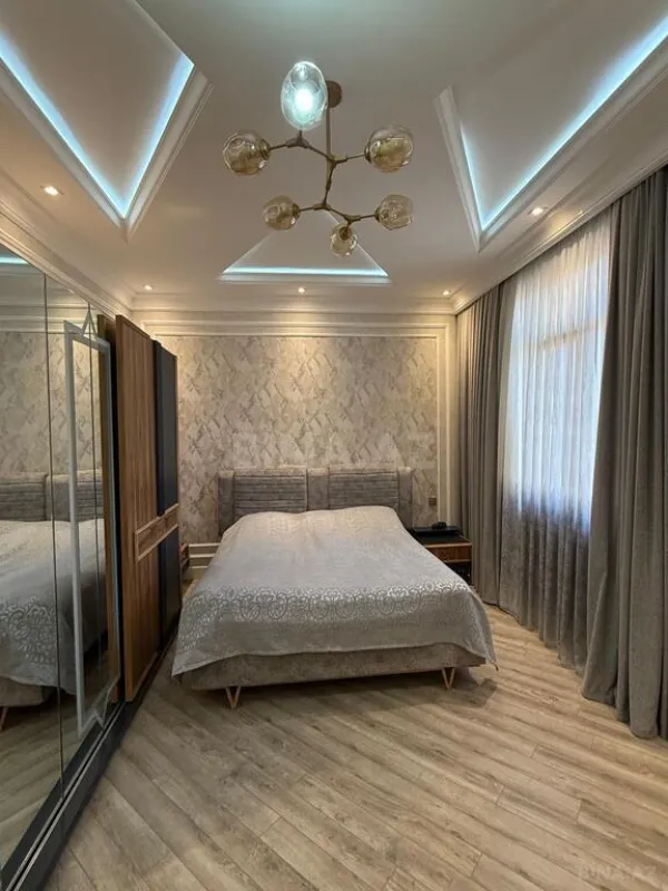 Satılır 6 otaqlı həyət evi 290 m²