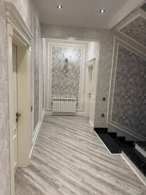 Satılır 6 otaqlı həyət evi 290 m²