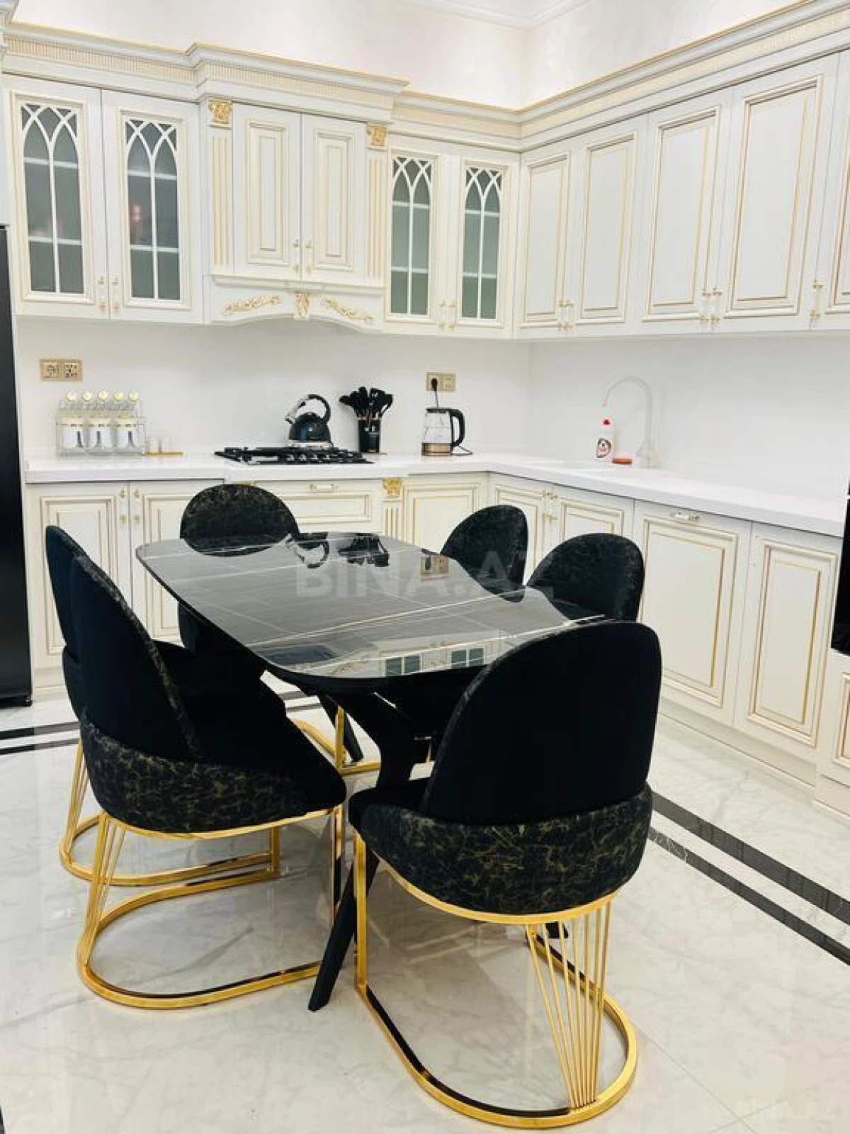 Satılır 6 otaqlı həyət evi 290 m²